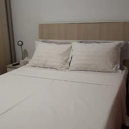 Apartament Violet Apartamento *